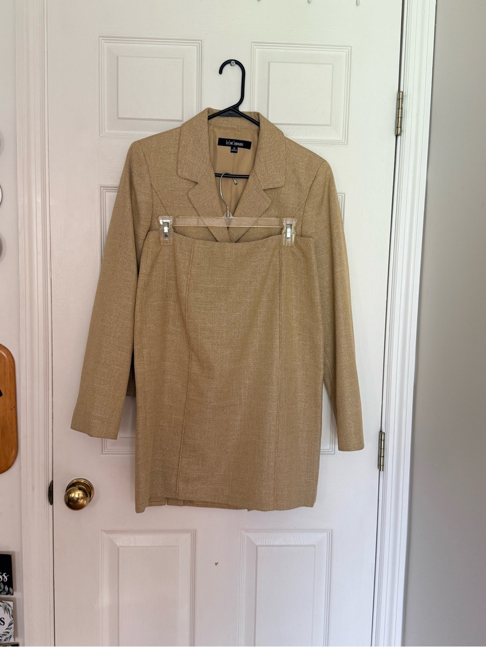 LE Suit Separates Cream-Tan Women's Blazer and Skirt Set